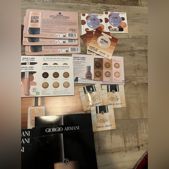 Makeup sample bundle - Picture 4 of 4
